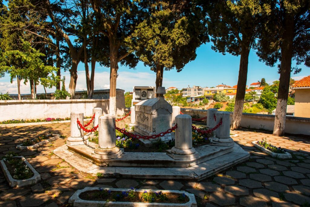 Namık Kemal Mezarı